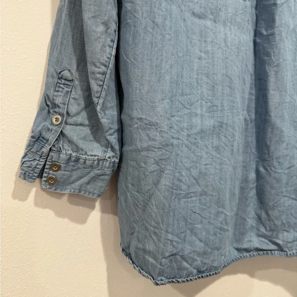 Forever 21 Light Wash Denim Shirt - Picture 4 of 5